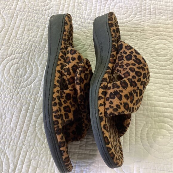 Vionic Relax Slippers Brown Leopard Plush Size 11 - Picture 4 of 10